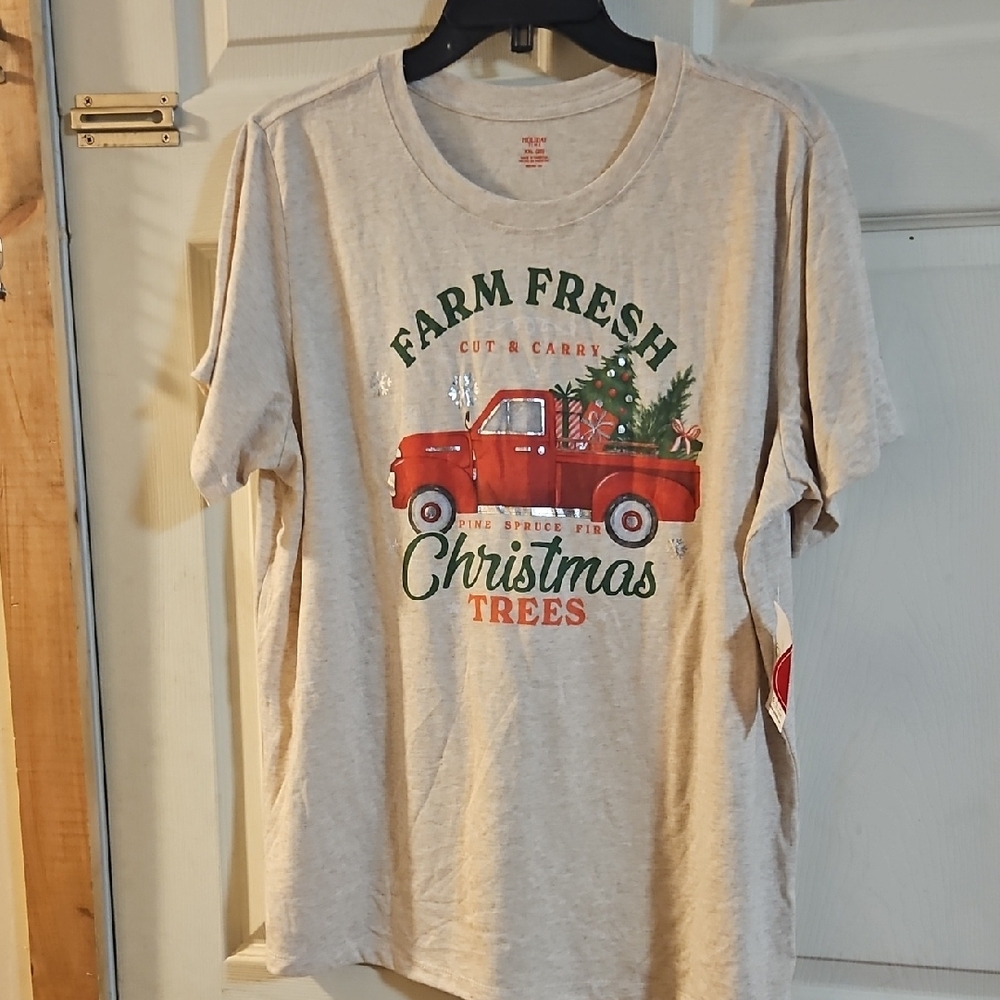 HOLIDAY TIME CHRISTMAS TEE: OATMEAL HEATHER: NEW WITH TAGS: SIZE XXL (20)
